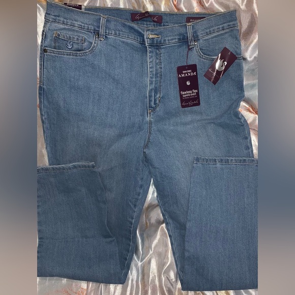 NWT GLORIA VANDERBILT AMANDA STYLE JEANS - Picture 5 of 6